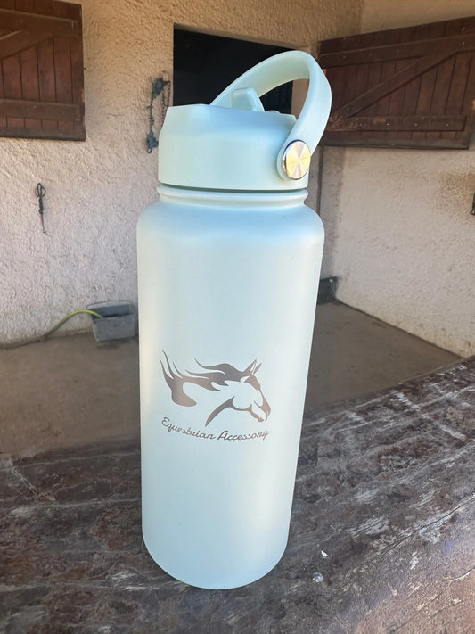 Gourde isotherme avec paille et support magnétique Equestrian Accessory